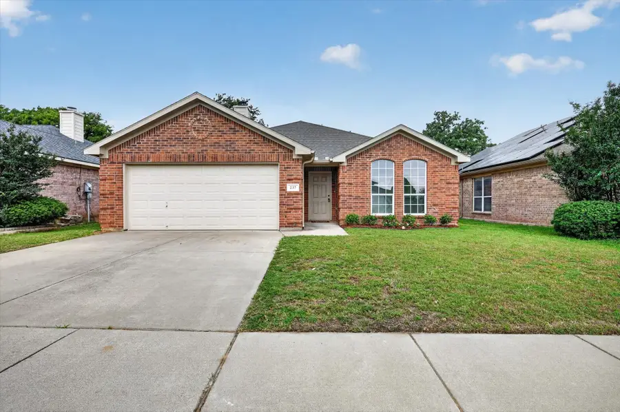 237 Shadow Grass Avenue, Fort Worth, TX 76120 - #2