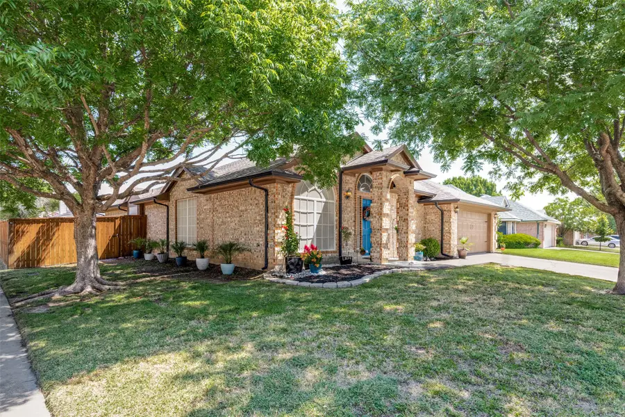 1024 Kingsley Drive, Saginaw, TX 76179 - #2