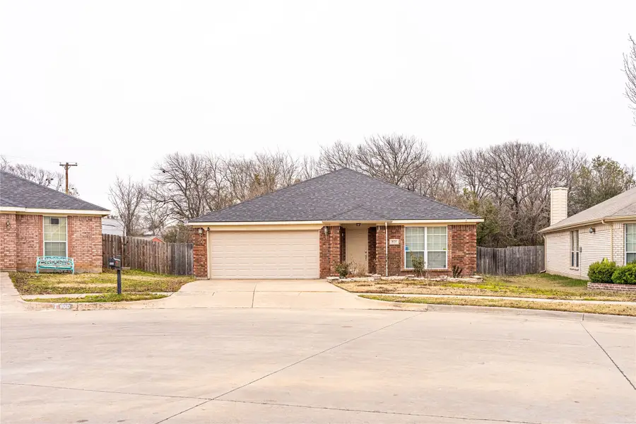 801 Deedee Creek Drive, Euless, TX 76040 - #2