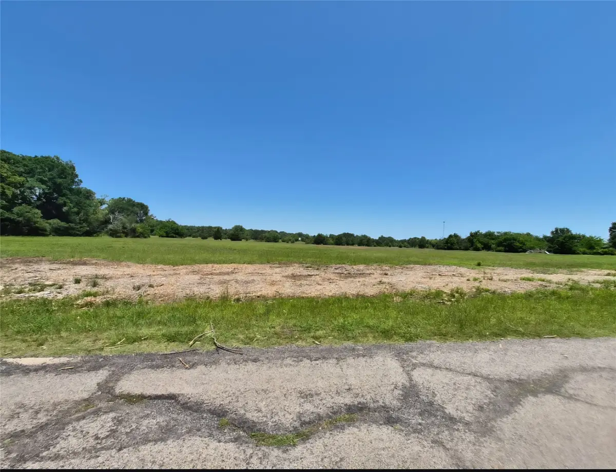 000 W Division Street, Blossom, TX 75416 - #1