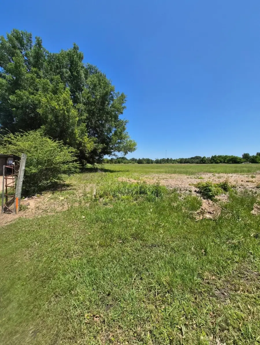 000 W Division Street, Blossom, TX 75416 - #3