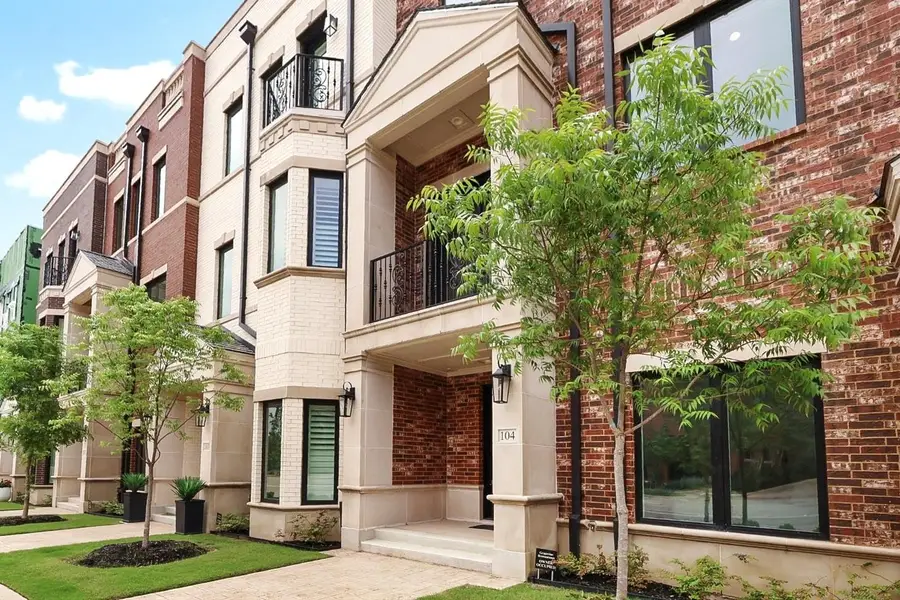 218 E Dallas Road #104, Grapevine, TX 76051 - #2