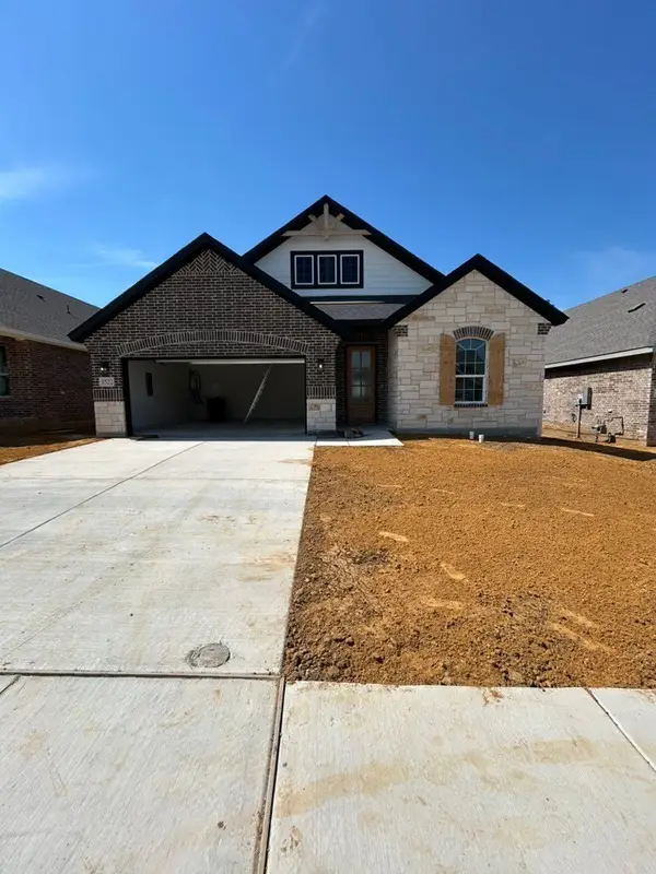 3522 Helena Street, Gainesville, TX 76240