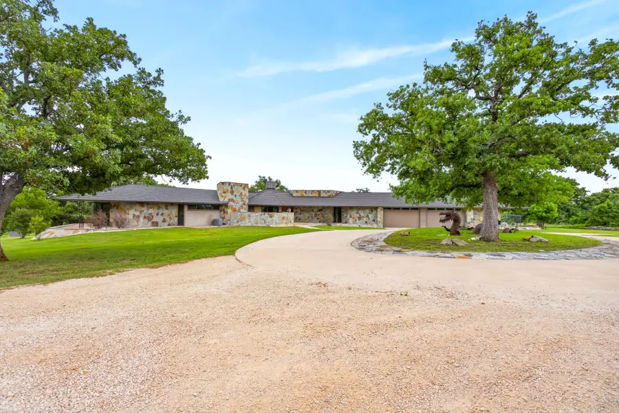 1080 N Greenbrier Road, Nocona, TX 76255 - #3