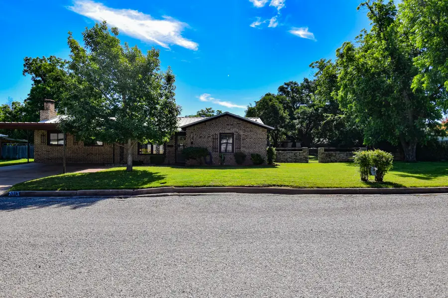 2013 S Walnut, Brady, TX 76825 - #2