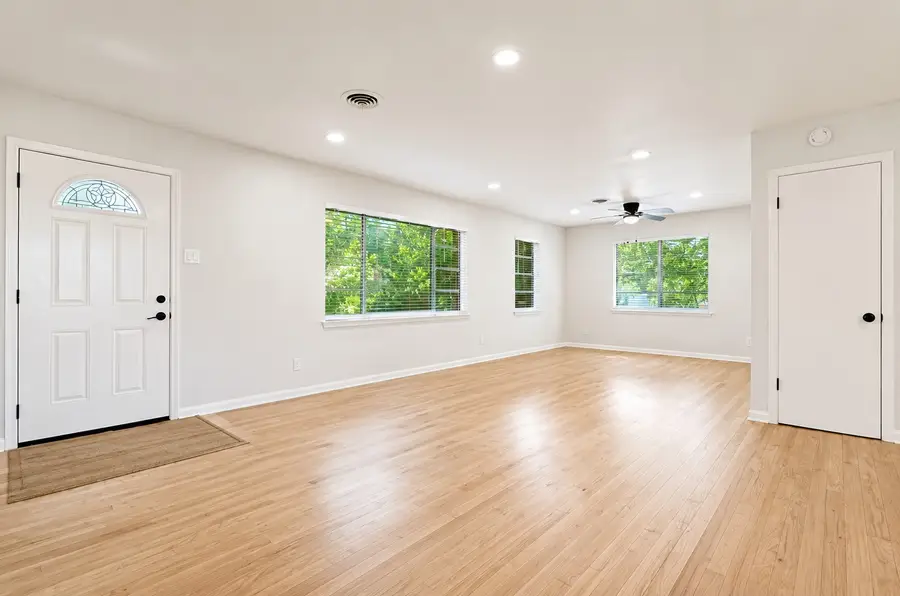 1409 Autumn Leaves Trail, Dallas, TX 75241 - #3