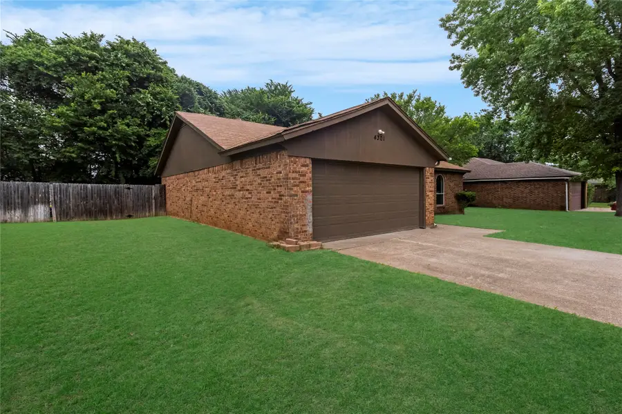 4301 Middlebrook Drive, Arlington, TX 76016 - #3