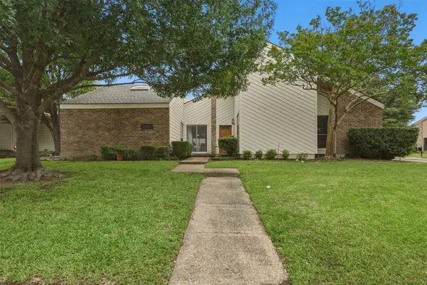 16902 Davenport Court, Dallas, TX 75248