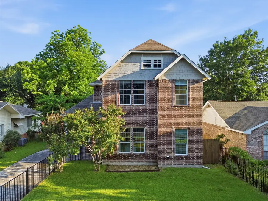 612 W 8th Street, Dallas, TX 75208 - #2