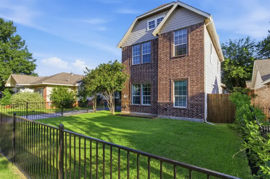 612 W 8th Street, Dallas, TX 75208 - #3