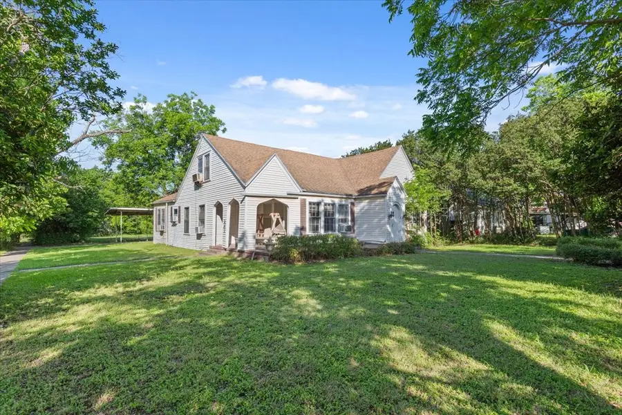 201 N Smyth Street, Mart, TX 76664 - #2