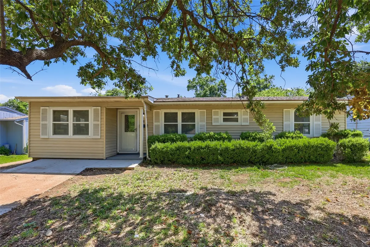 807 Highland Drive, Arlington, TX 76010 - #1