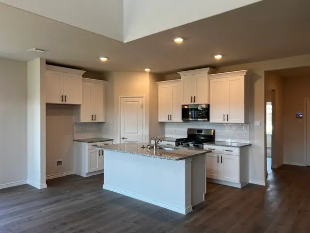 3661 Sagauro Drive, Grand Prairie, TX 75052 - #2