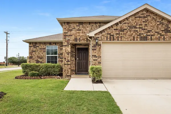 1914 Waggoner Drive, Aubrey, TX 76227