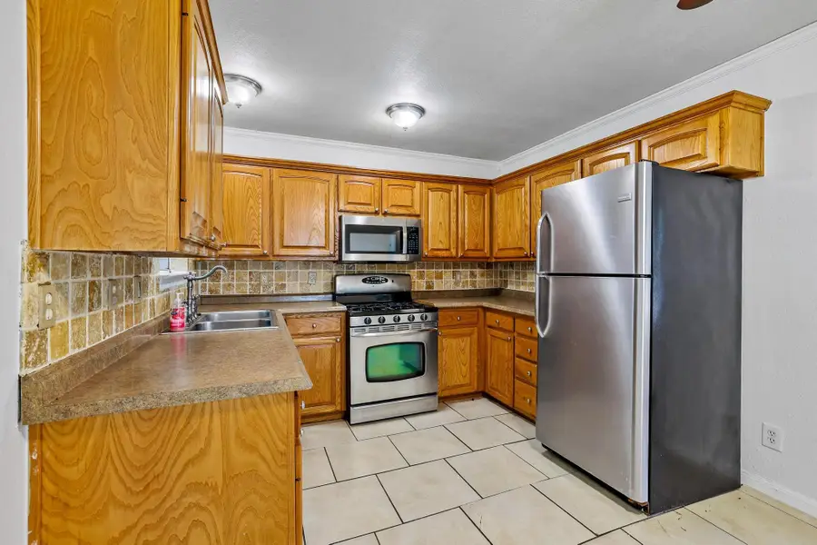 1208 Mill Street, Gainesville, TX 76240 - #3