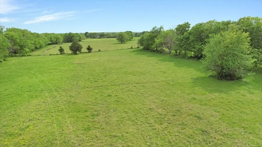 099 East Line, Whitewright, TX 75491 - #3