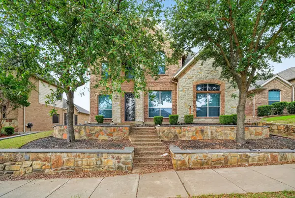 424 Castle Street, DeSoto, TX 75115