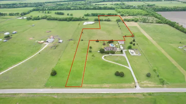 022 East Line, Whitewright, TX 75491