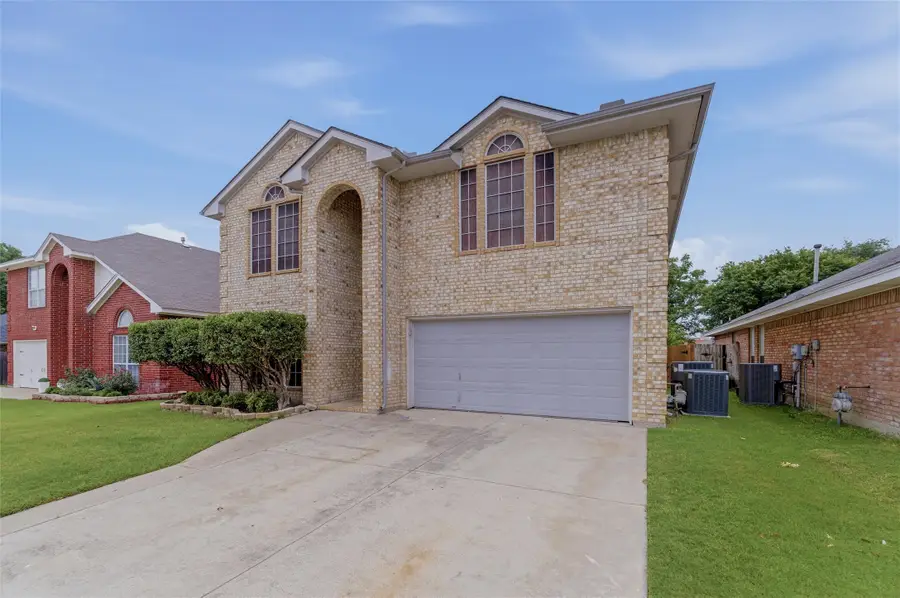 913 Remington Drive, Saginaw, TX 76131 - #2