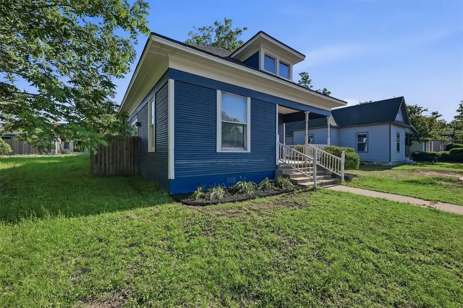 721 W Monterey Street, Denison, TX 75020 - #3