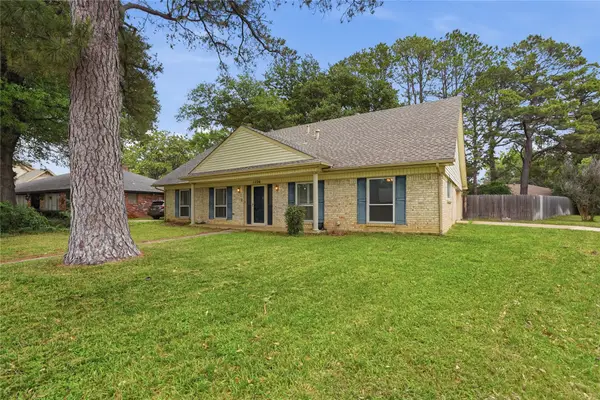 1726 Venetian Circle, Arlington, TX 76013
