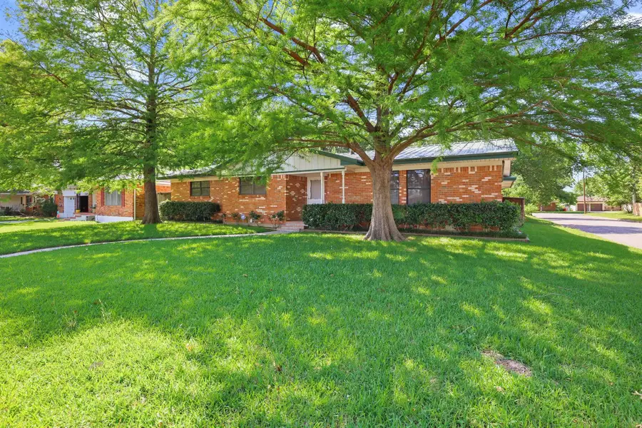 1100 S Idlewild, Sherman, TX 75090 - #2
