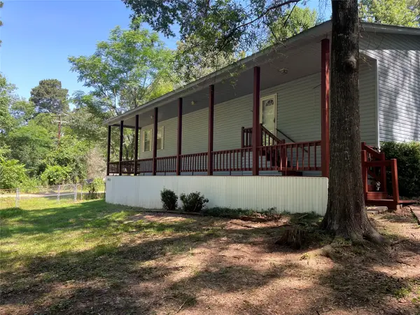8527 East Cove Drive, Mooringsport, LA 71060