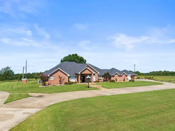 3673 County Road 4550, Mt Pleasant, TX 75455