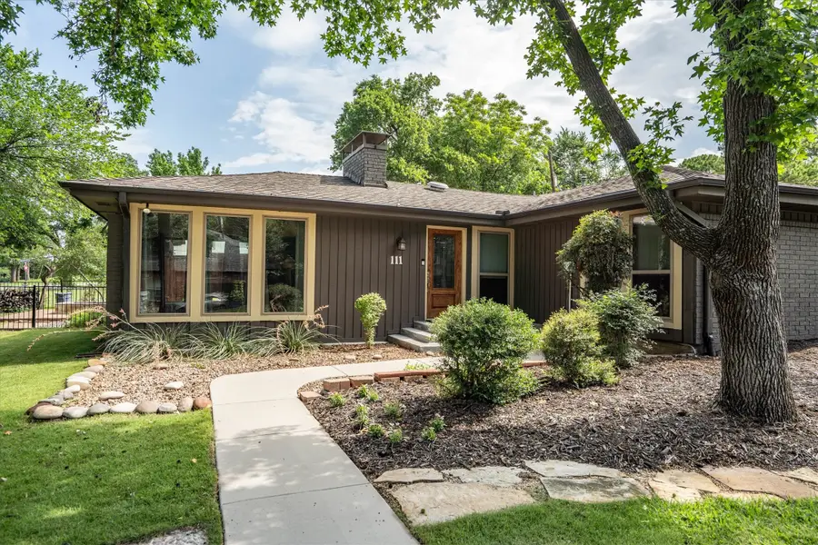 111 N Clearwater Drive, Highland Village, TX 75077 - #2