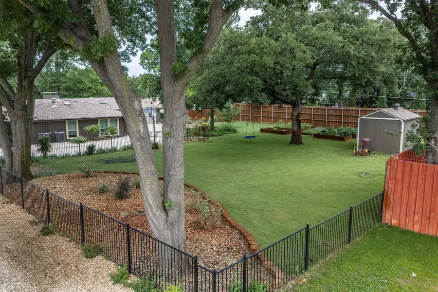 111 N Clearwater Drive, Highland Village, TX 75077 - #3