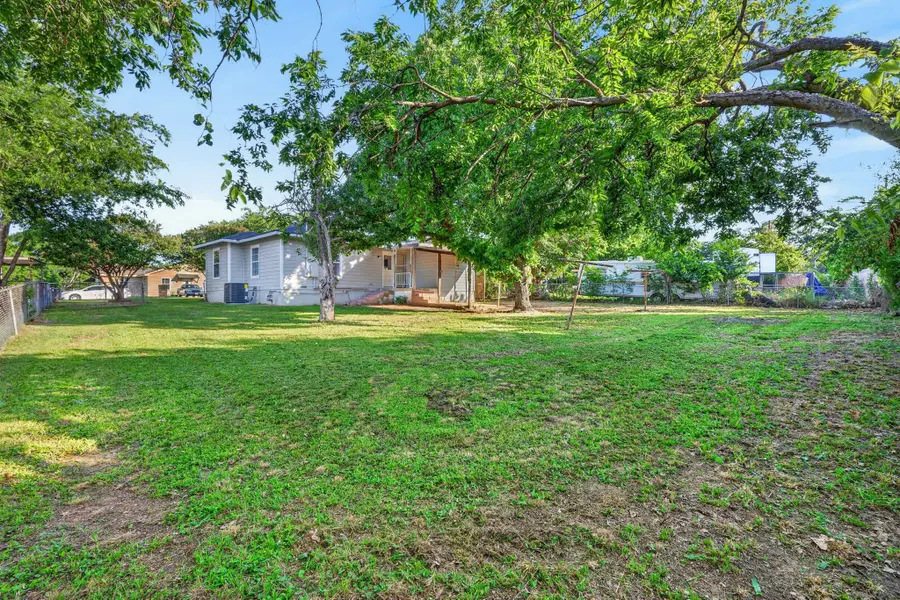 2006 SE 20th Street, Mineral Wells, TX 76067 - #2