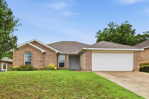 1822 Cancun Drive, Mansfield, TX 76063
