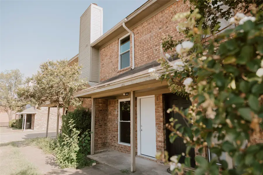 5833 Shadydell Drive, Fort Worth, TX 76135 - #2