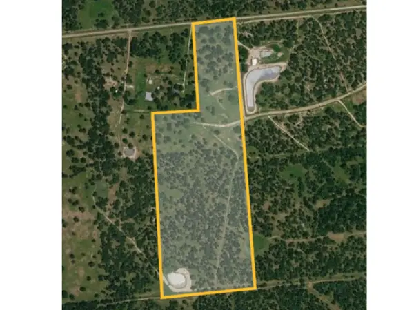 573 County Road 286, Edna, TX 77964