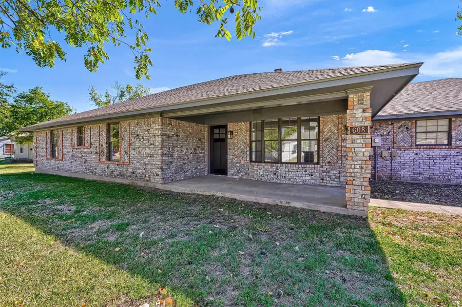608 North Avenue, Whitesboro, TX 76273 - #2