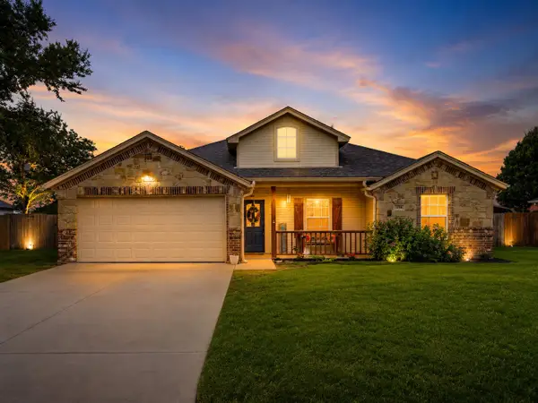 2108 Ridgewood Drive, Bridgeport, TX 76426