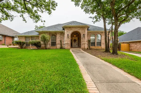 2708 Steeplechase Court, Hurst, TX 76054