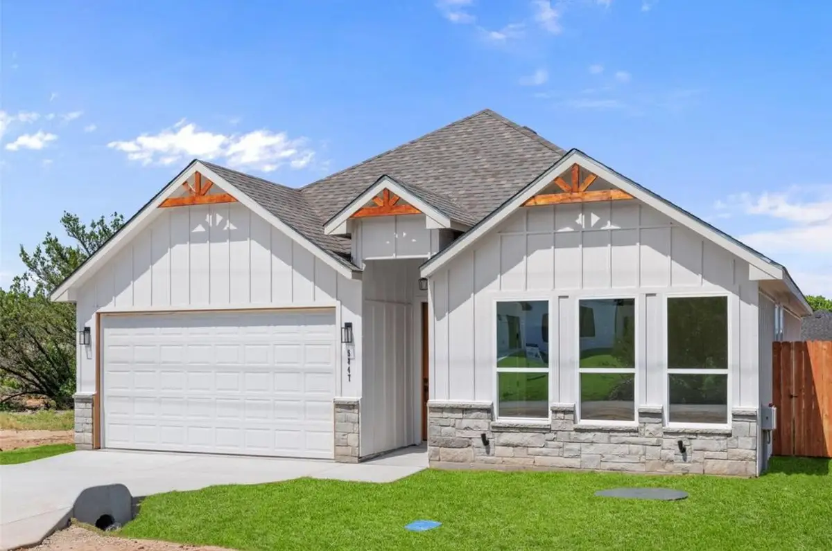 5847 Black Pine Circle, Granbury, TX 76048 - #1