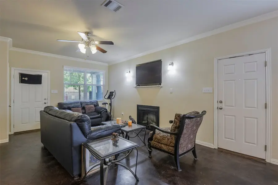 714 N Center Street, Arlington, TX 76011 - #3