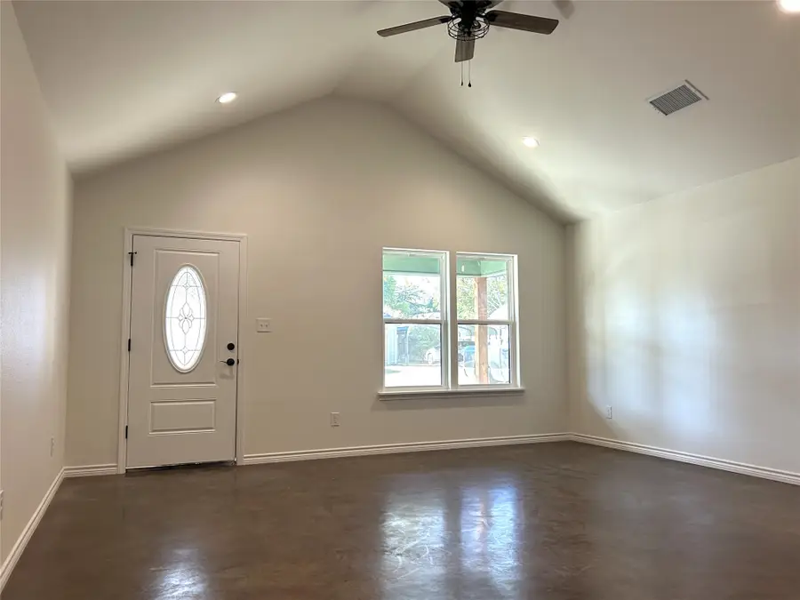 405 S 6th Street, Grandview, TX 76050 - #3