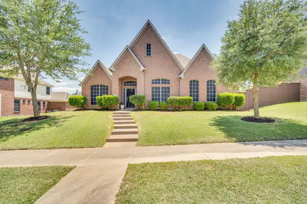 900 Ginger Trail, DeSoto, TX 75115