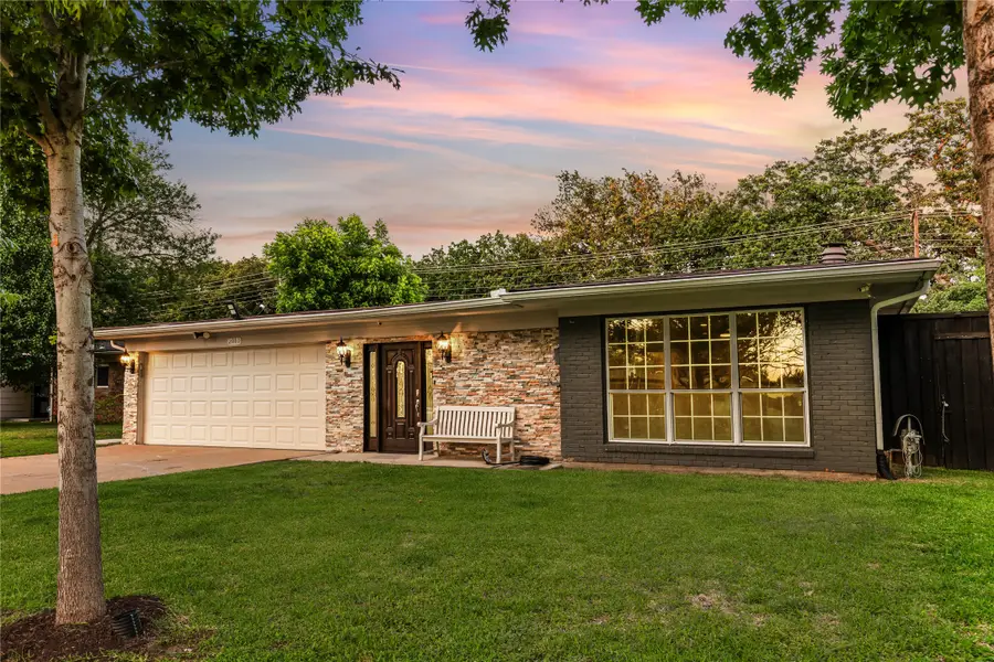 2010 William Brewster Street, Irving, TX 75061 - #2