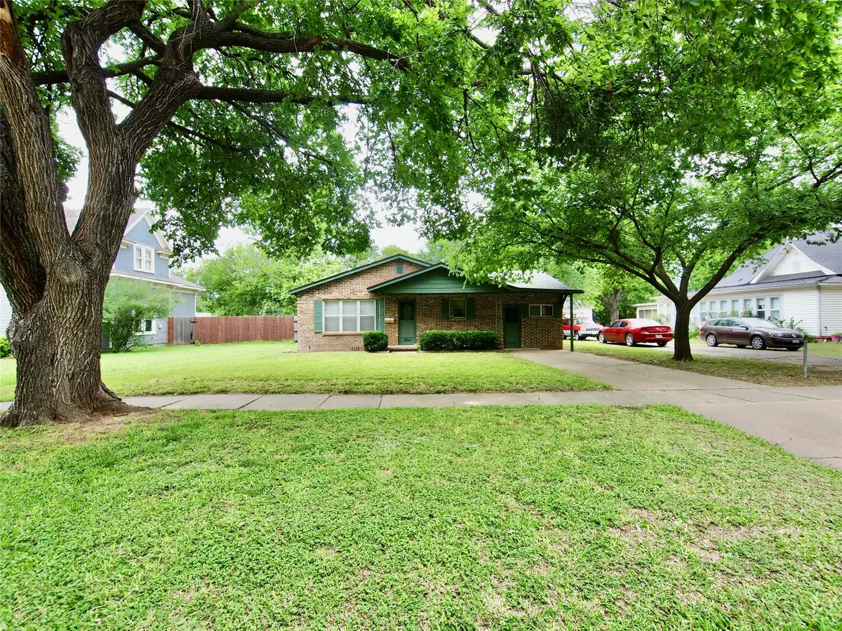 804 Kentucky Street, Graham, TX 76450 - #1