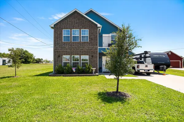 220 Swan Parkway, East Tawakoni, TX 75472