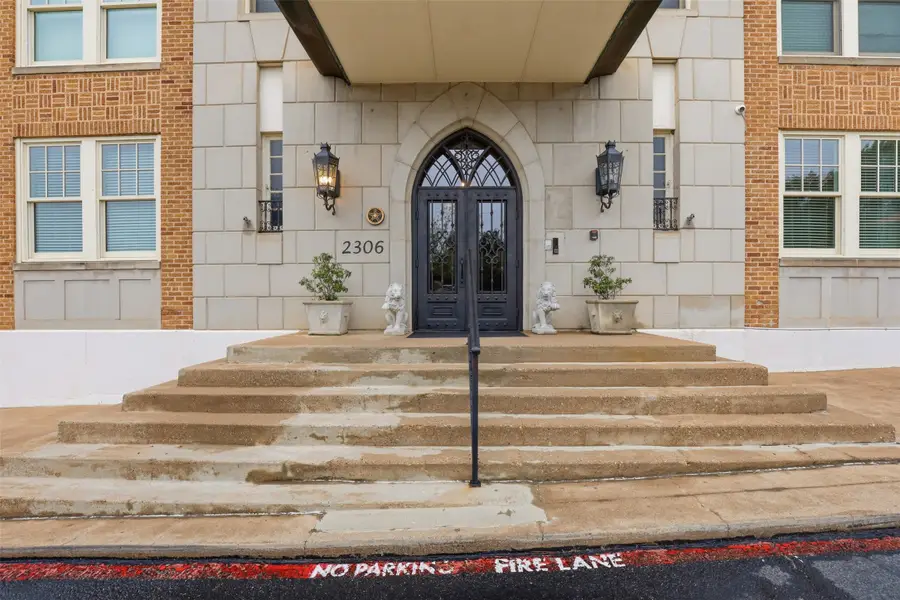 2306 Park Place Avenue #10B, Fort Worth, TX 76110 - #2