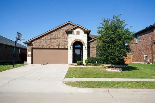 1204 Burlingame Drive, Cleburne, TX 76033