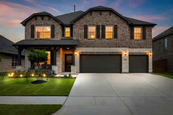 702 Matador Lane, Arlington, TX 76002