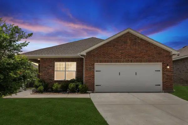 1601 Shadow Hawk Drive, Fort Worth, TX 76052