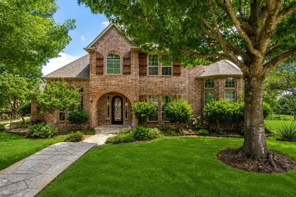 711 Flamingo Circle, Burleson, TX 76028