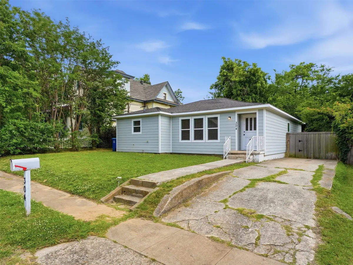 304 W Texas Street, Denison, TX 75020 - #1